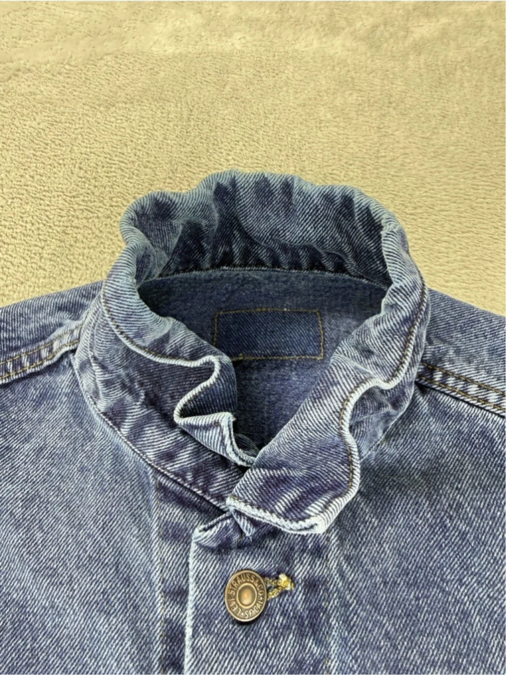 Vintage Levi's Men's Sz Large Cropped Blue Denim Trucker Fit Jacket Made In USA - Picture 12 of 16